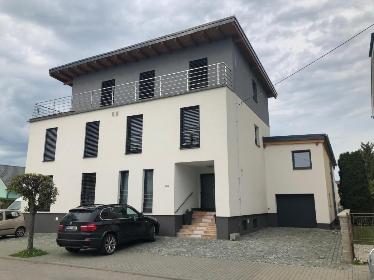 Anico Apartmany Dolni Benesov Exterior foto